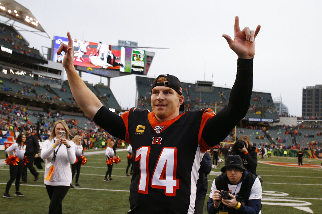 Fond farewell: Andy Dalton leads Bengals over Browns 33-23