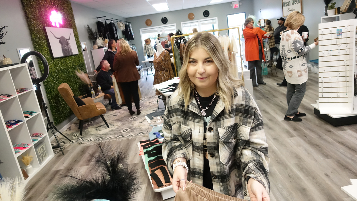 VIDEO BG chamber holds ribbon cutting for Urban Creek Boutique