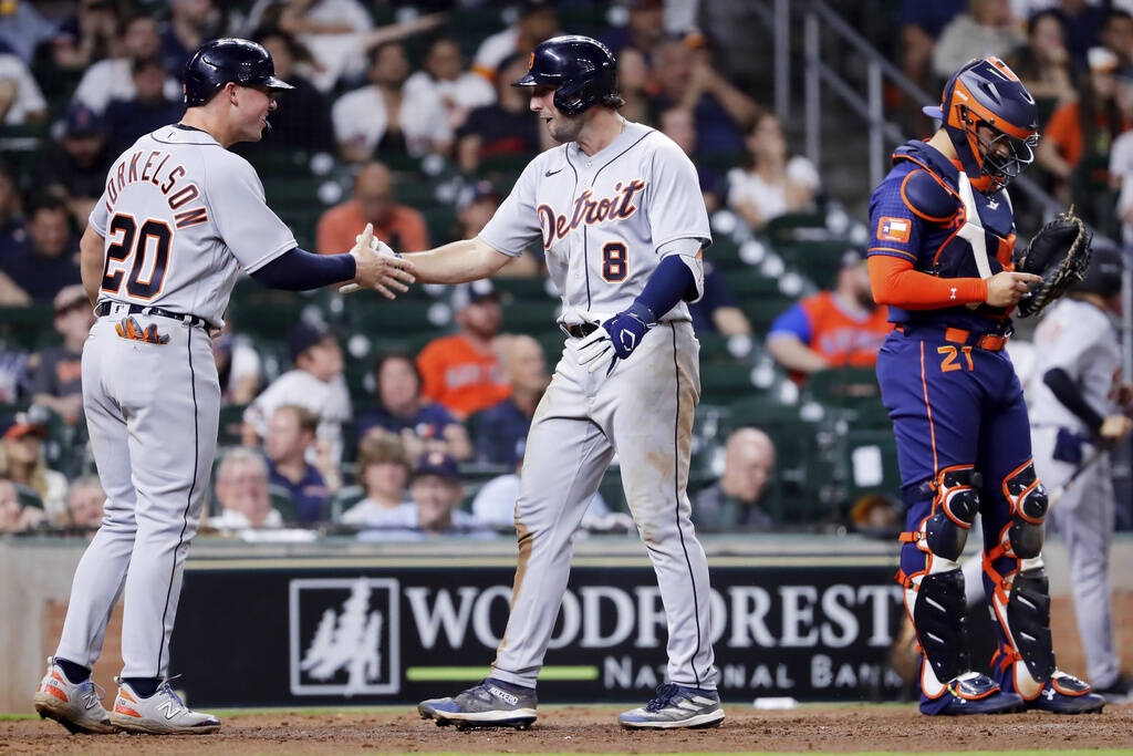 Alex Bregman's homer lifts Houston Astros over Chicago Cubs