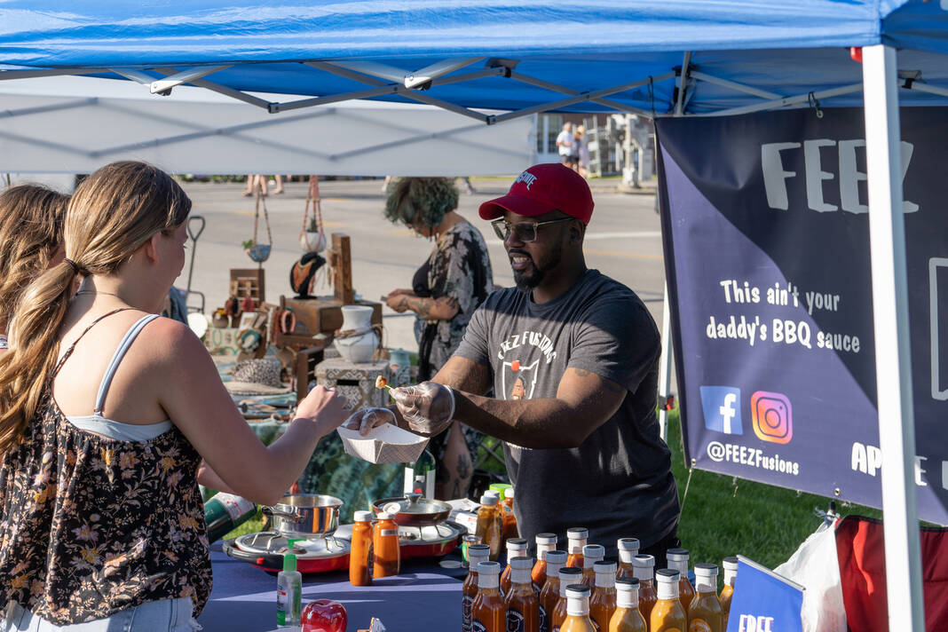 Festive farmers market in Perrysburg in photos Senttrib