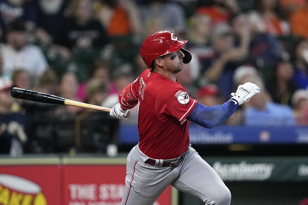 Will Benson leads Reds to seventh straight win, 10-3 over Houston