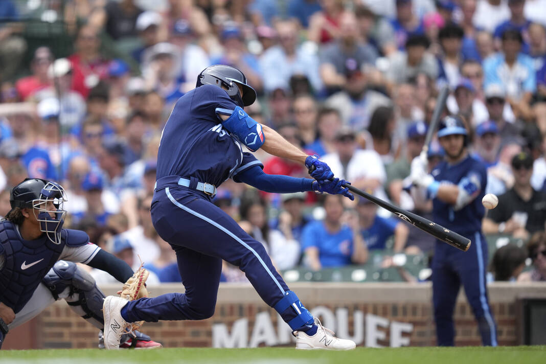 Cubs snap a 4-game skid with a 10-1 win over the Guardians