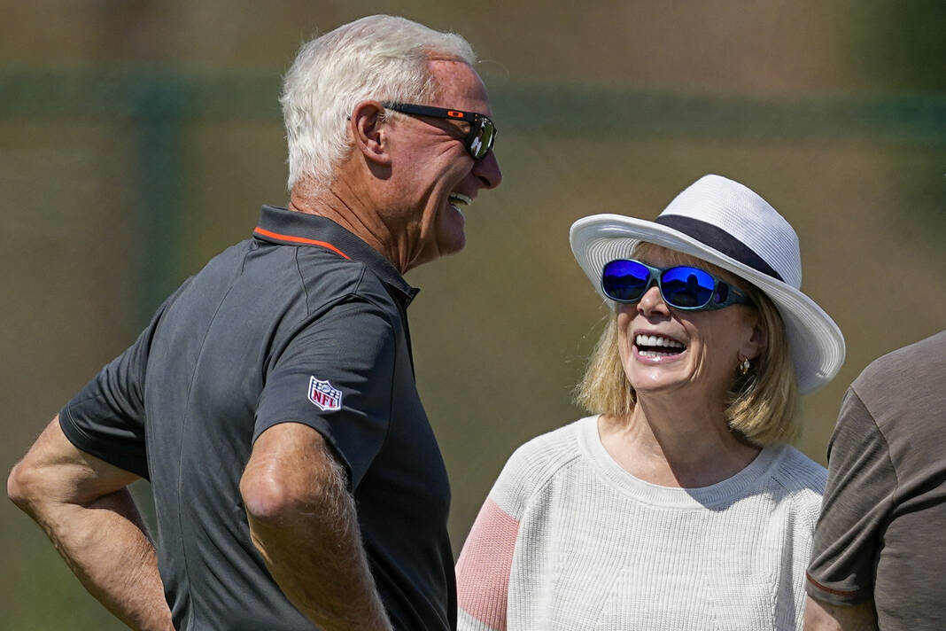 Browns owners optimistic about season, but not putting playoff pressure on  team