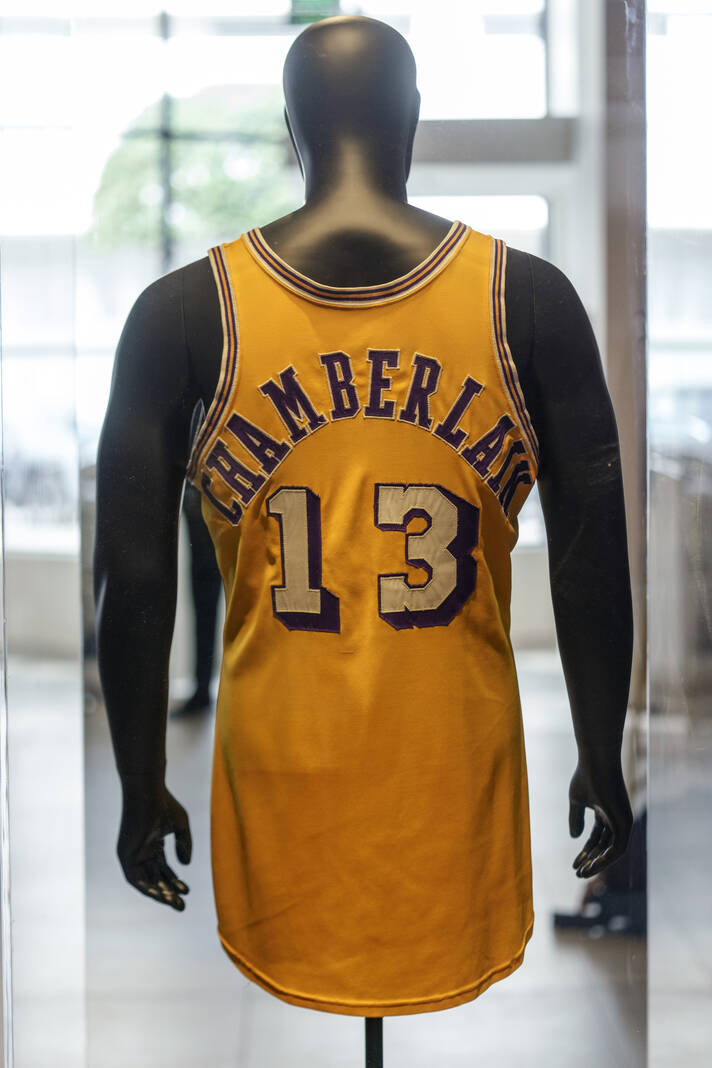 Wilt Chamberlain's 1972 finals jersey expected to draw more than $4 million  at Sotheby's auction