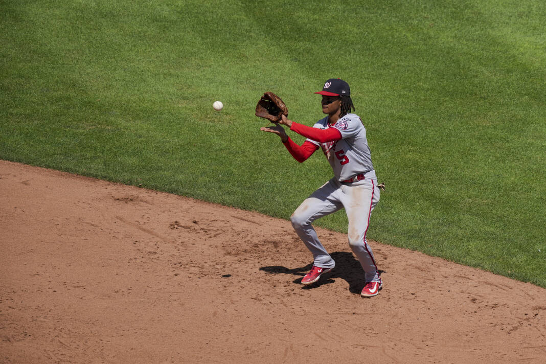 Abrams and Thomas homer on first two pitches as Nationals sweep Reds 6-3